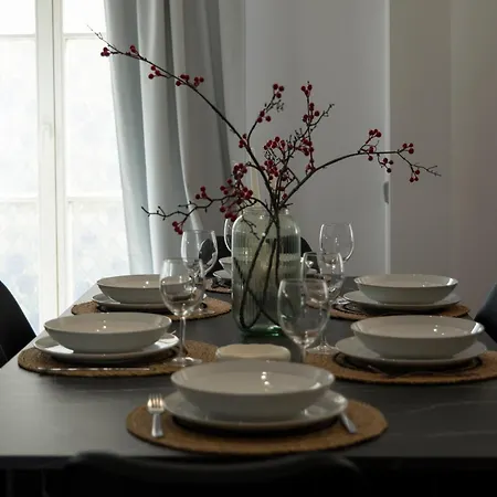 Radlinskeho By Ellements, Spacious Old Town 아파트