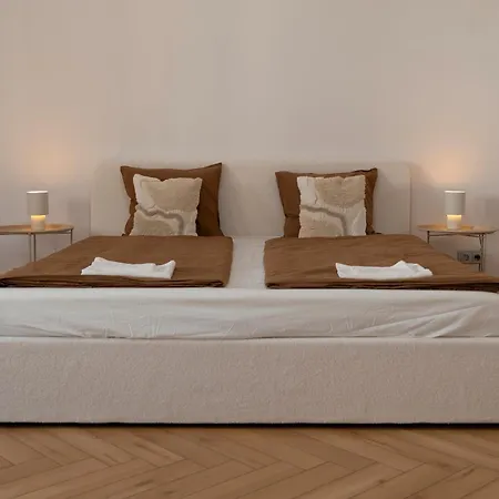 Radlinskeho By Ellements, Spacious Old Town 아파트