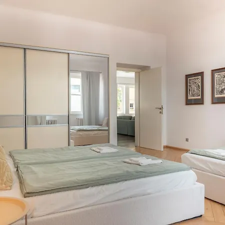 아파트 Radlinskeho By Ellements, Spacious Old Town