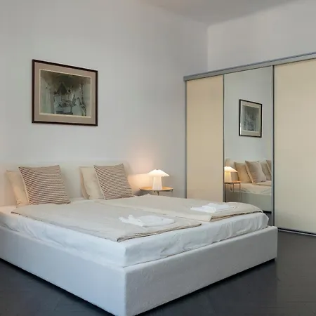 Radlinskeho By Ellements, Spacious Old Town 아파트 브라티슬라바